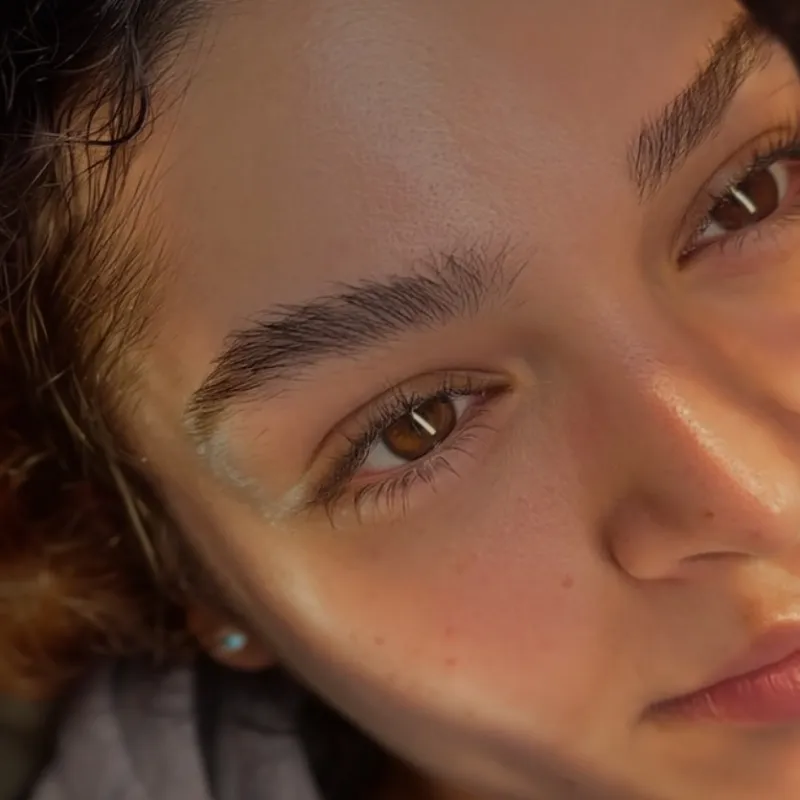 Permanent Concealer – Abgeheiltes Ergebnis – natürliche Augenringe-Abdeckung