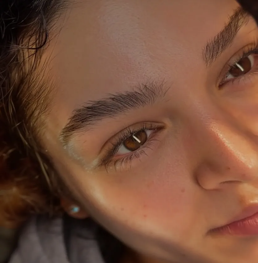 Permanent Concealer – Abgeheiltes Ergebnis – natürliche Augenringe-Abdeckung