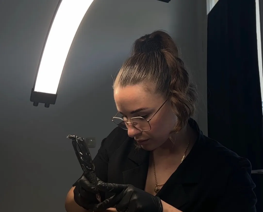 Natürliches Permanent Make-up der Augenbrauen in Hamburg